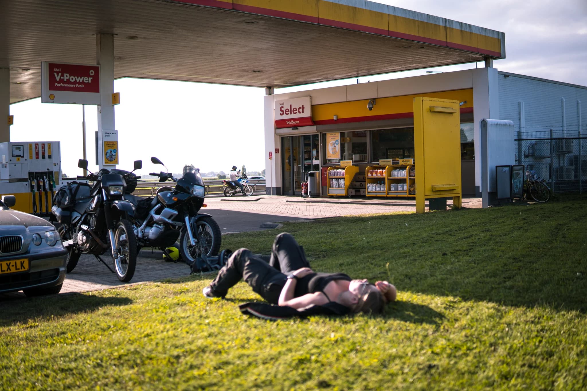 Street / reportage moment (photograph)