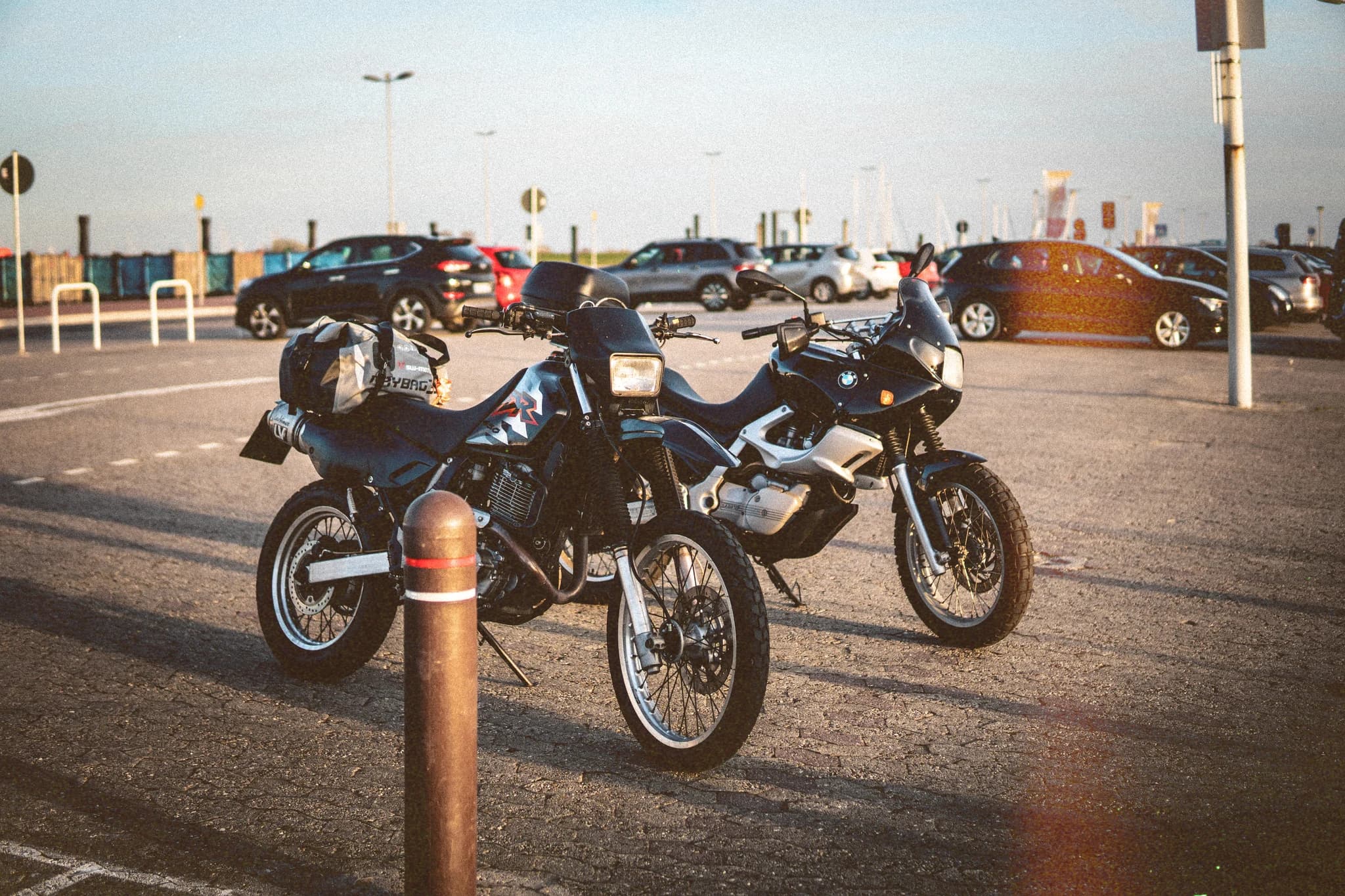 Motorcycle travel scene (2 bearbeitet)